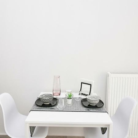 Modern, Comfortable Apartment, In The Heart Of The City Larissa Exteriör bild